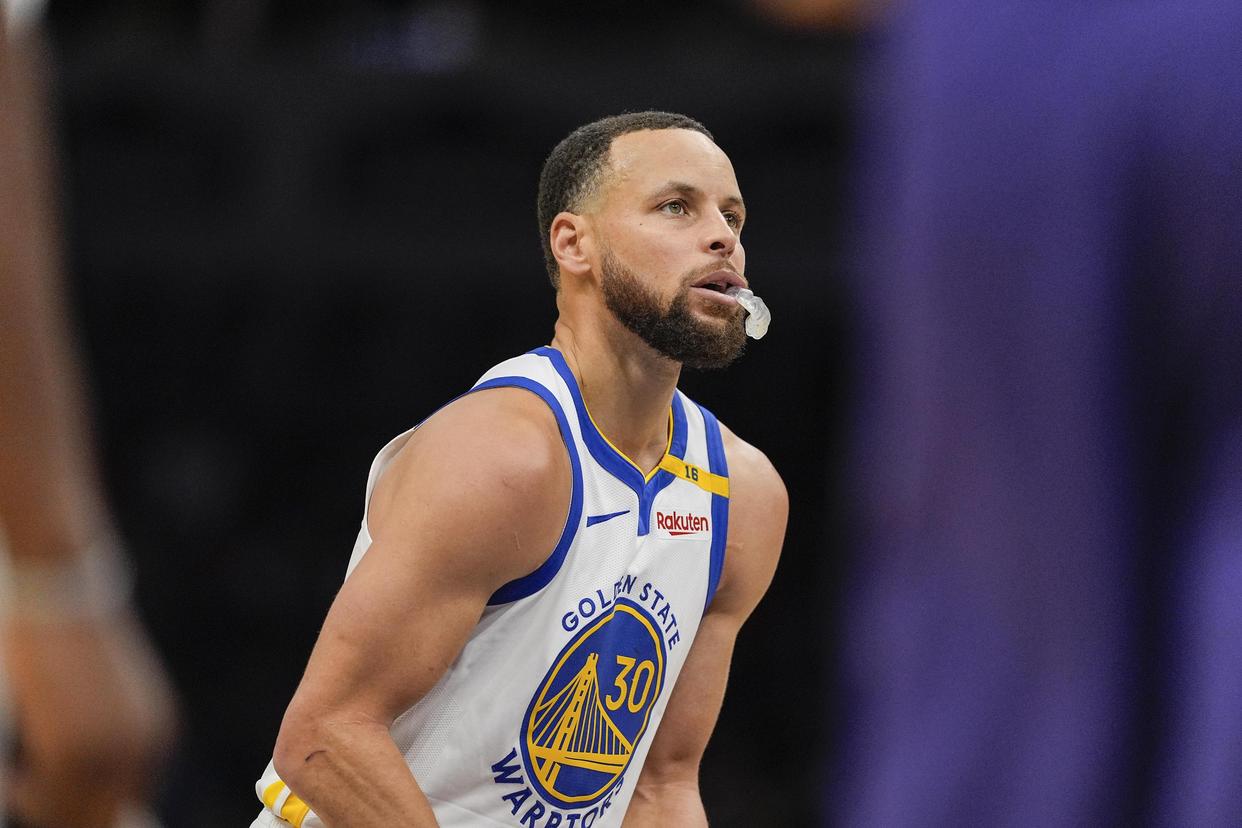 AYX SPORTS穆古鲁扎焦点对战，库里与50激战瑞士队分钟，表现优异胜负难料！(库里49分胜76人全场回放)